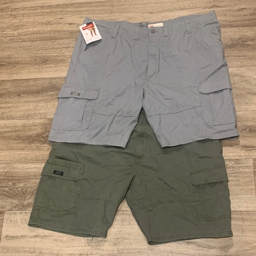 Men's Cargo Shorts - Gray and Green